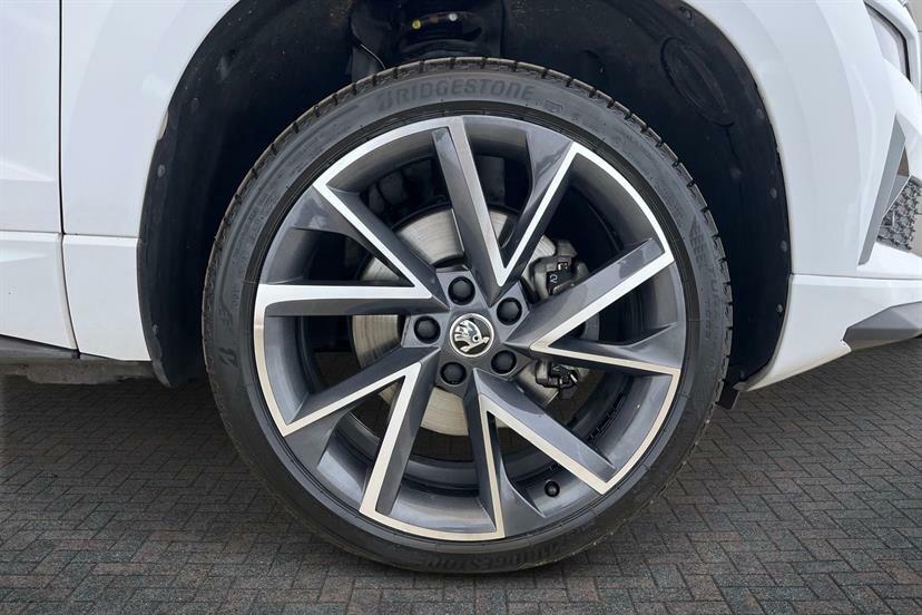 Skoda Karoq 1.5 Tsi Sportline Dsg White #5