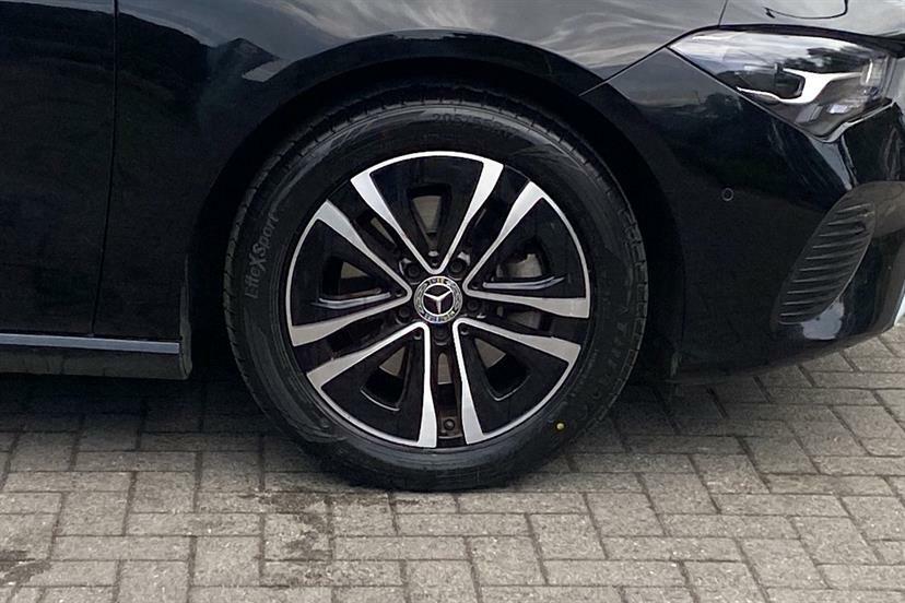Mercedes-Benz CLA Class 180 Sport Edition Tip Black #4