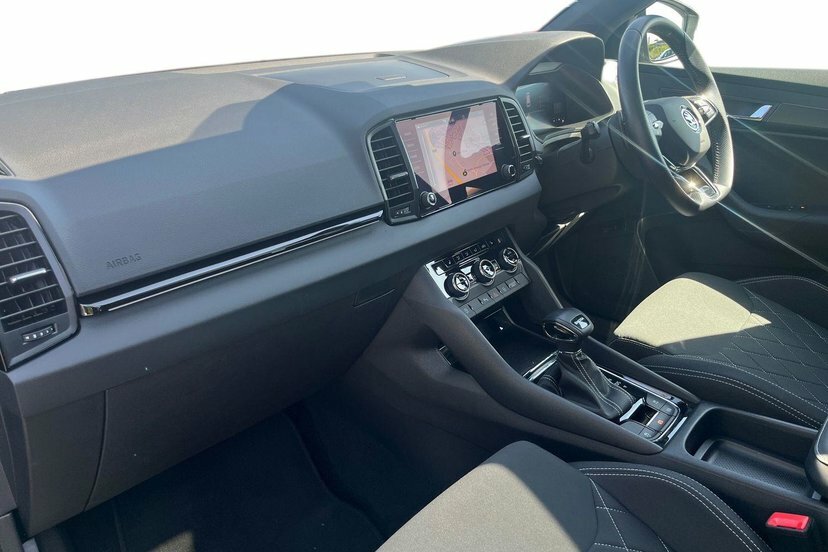 Skoda Karoq 1.5 Tsi Act Sportline Suv Dsg 150 Ps YY23PZJ Black #2