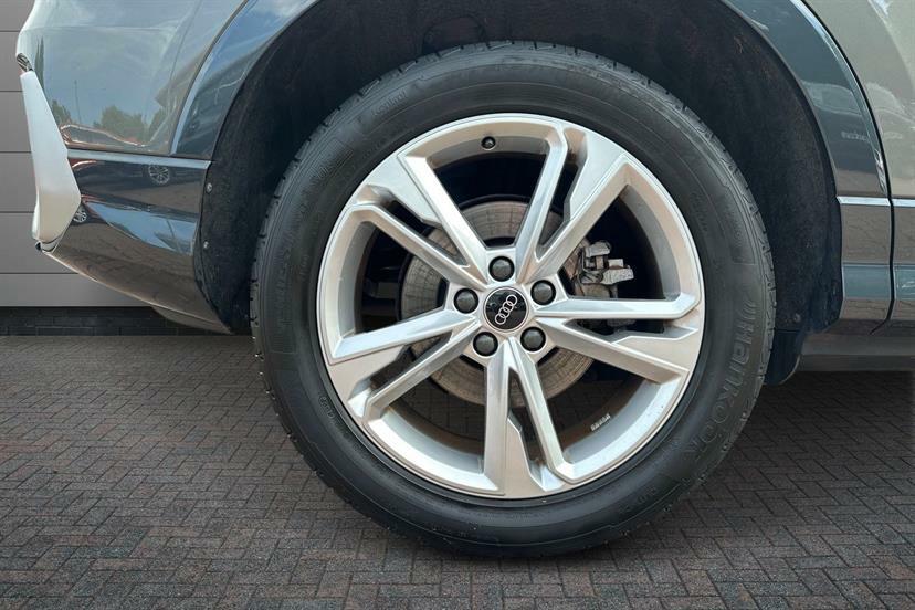 Audi Q3 45 Tfsi E S Line S Tronic Grey #4