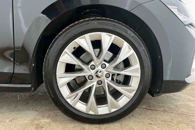 Skoda Superb 2.0 Tdi Se L Dsg Silver #9