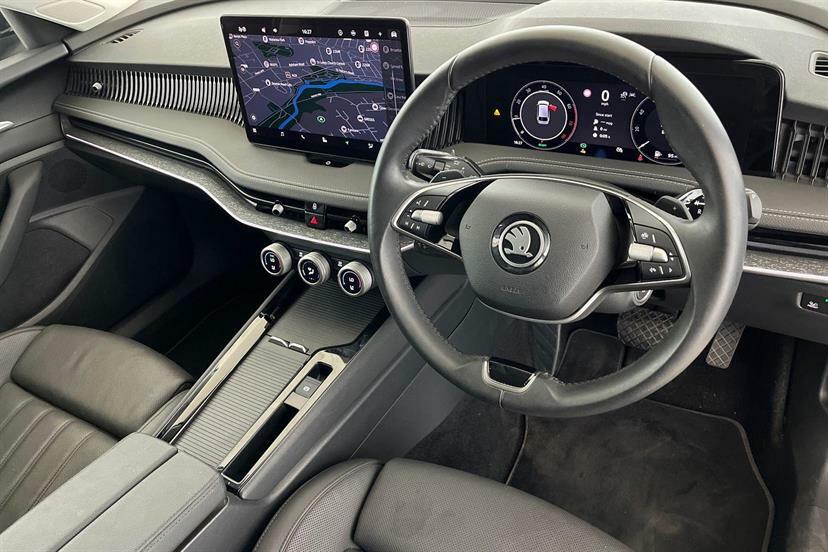 Skoda Superb 1.5 Tsi E-tec Se L Dsg Black #6