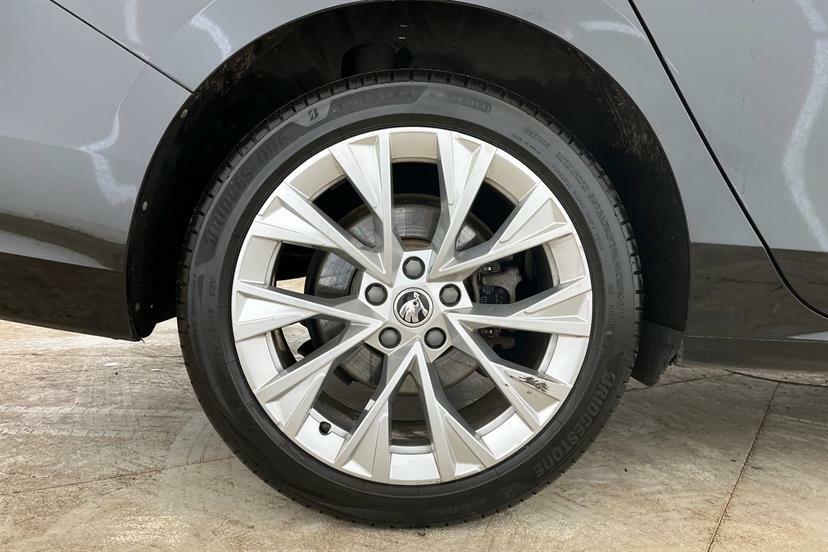 Skoda Superb 2.0 Tdi Se L Dsg Silver #11