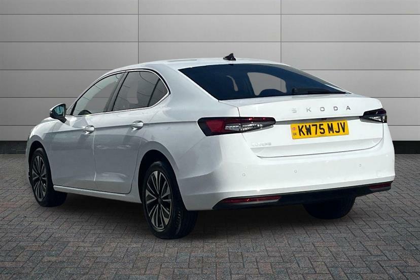 Skoda Superb 2.0 Tdi Se Technology Dsg White #3
