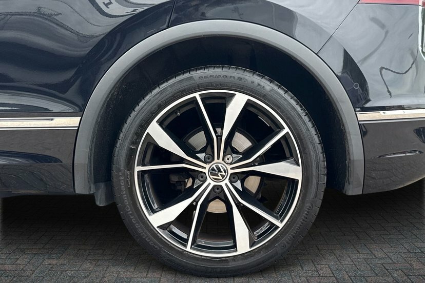 Volkswagen Tiguan 2.0 Tdi R-line Suv Dsg 150 Ps MJ23HLK Black #5