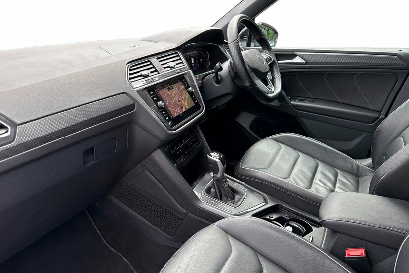 Volkswagen Tiguan 2.0 Tdi R-line Suv Dsg 150 Ps MJ23HLK Black #2