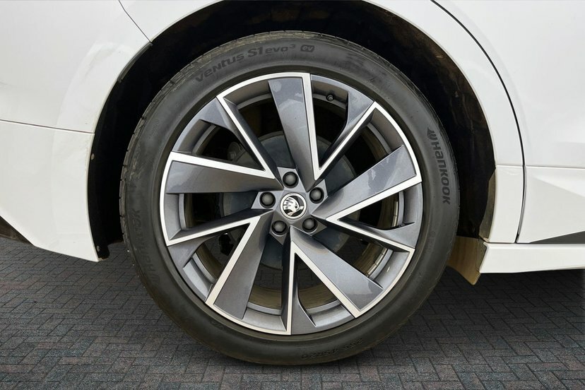 Skoda ENYAQ Enyaq Iv 80X Sportline 82 Kwh 265 Ps Single Speed White #5
