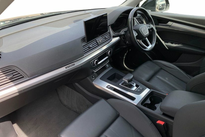 Audi Q5 2.0 Tdi 40 Sport Suv S Tronic Quattro Black #2