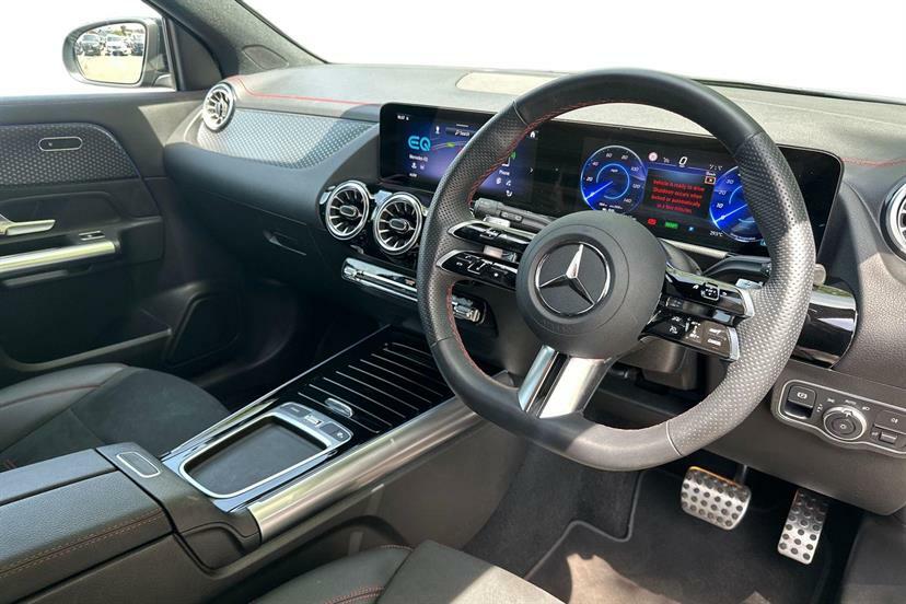 Mercedes-Benz EQA 250 140Kw Amg Line Executive 70.5Kwh Black #4