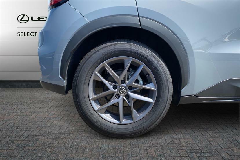 Lexus LBX 1.5 Premium E-cvt Grey #4
