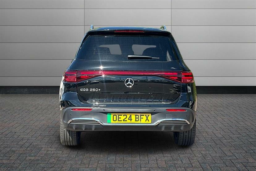 Mercedes-Benz EQB Eqb 350 4Matic Amg Line Executive Black #12