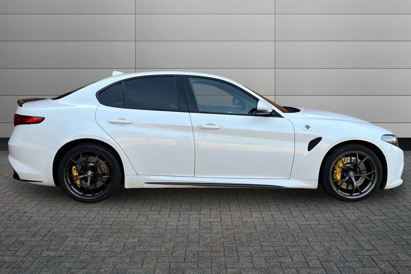 Alfa Romeo Giulia 2.9 V6 Bi-turbo Quadrifoglio Saloon Aut White #4