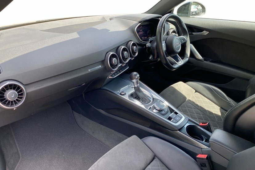 Audi TT 2.0 Tfsi 40 Black Edition Roadster S Tr Black #2