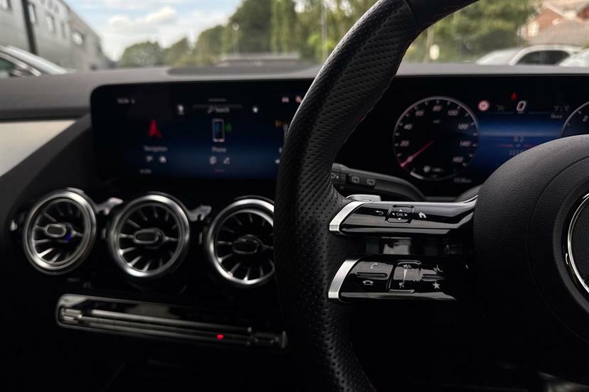 Mercedes-Benz GLA Class 250E Amg Line Premium 2024 Grey #46