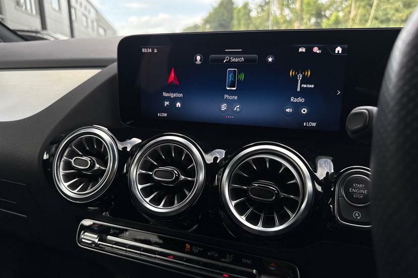 Mercedes-Benz GLA Class 250E Amg Line Premium 2024 Grey #36
