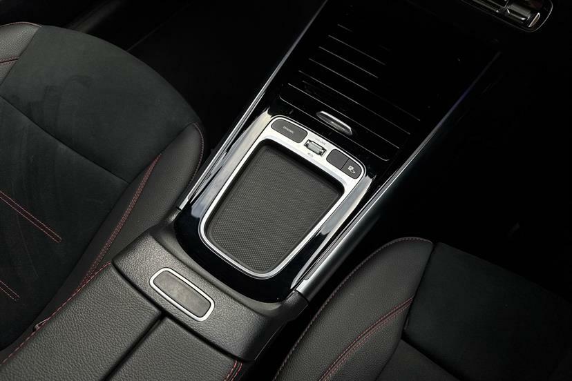 Mercedes-Benz GLA Class 250E Amg Line Premium 2024 Grey #8