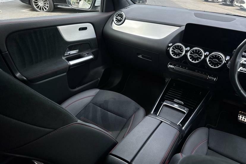 Mercedes-Benz GLA Class 250E Amg Line Premium 2024 Grey #28