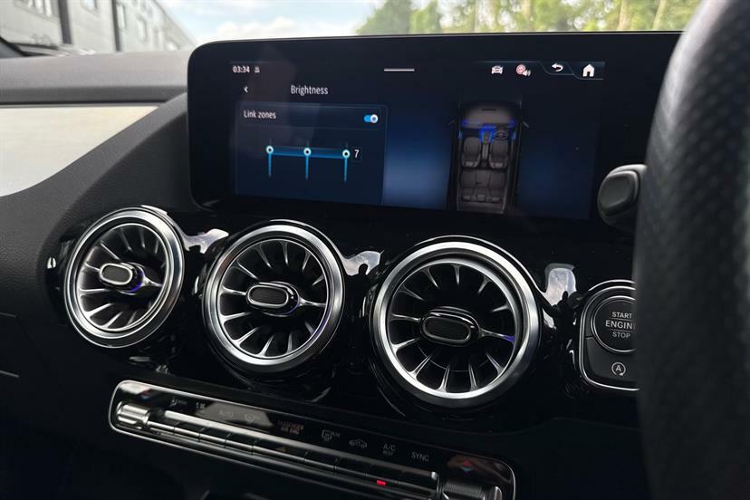 Mercedes-Benz GLA Class 250E Amg Line Premium 2024 Grey #39