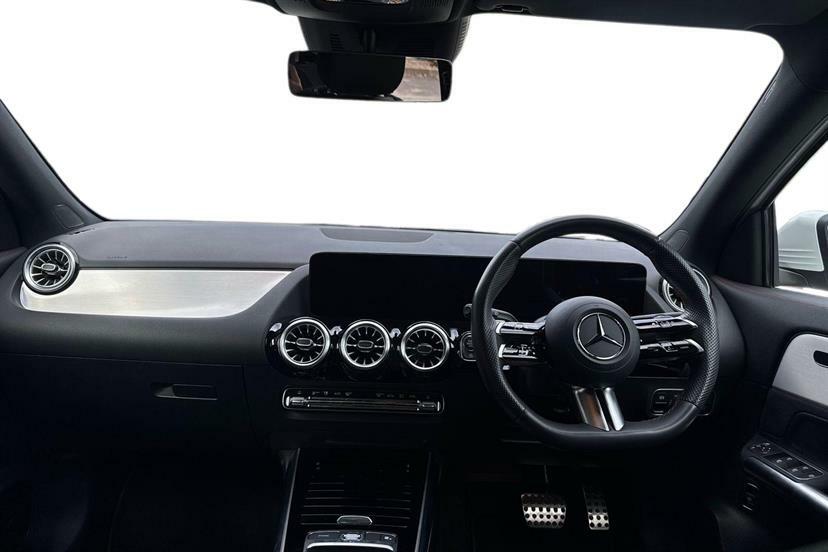 Mercedes-Benz GLA Class 250E Amg Line Premium 2024 Grey #7