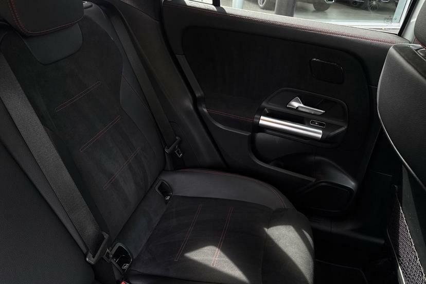 Mercedes-Benz GLA Class 250E Amg Line Premium 2024 Grey #29