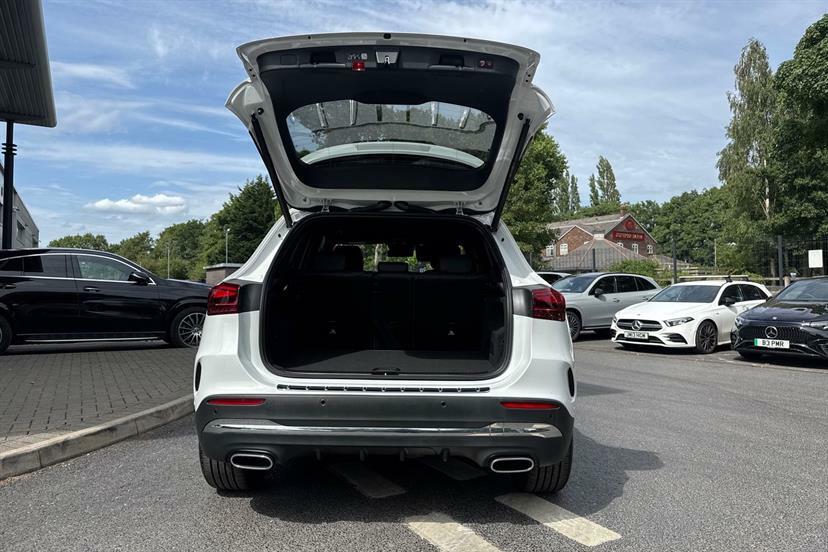 Mercedes-Benz GLA Class 250E Amg Line Premium 2024 Grey #20