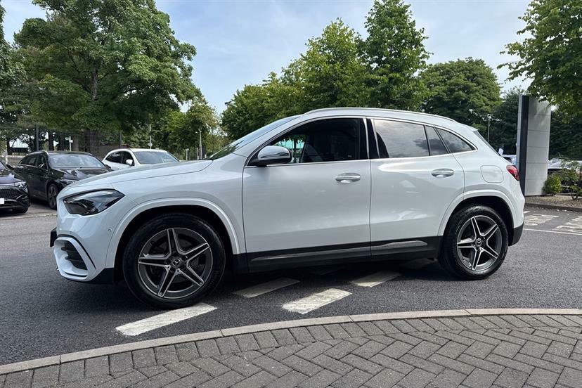 Mercedes-Benz GLA Class 250E Amg Line Premium 2024 Grey #15