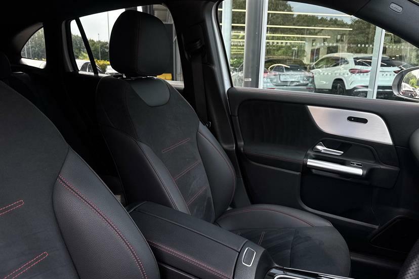 Mercedes-Benz GLA Class 250E Amg Line Premium 2024 Grey #25