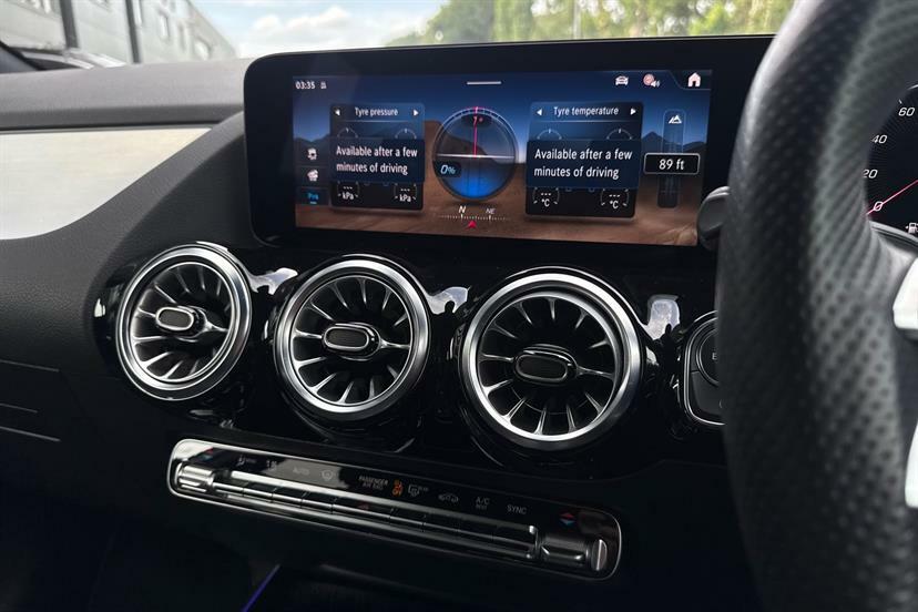 Mercedes-Benz GLA Class 250E Amg Line Premium 2024 Grey #41
