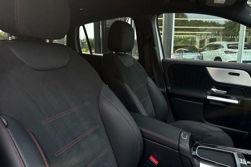 Mercedes-Benz GLA Class 250E Amg Line Premium 2024 Grey #24