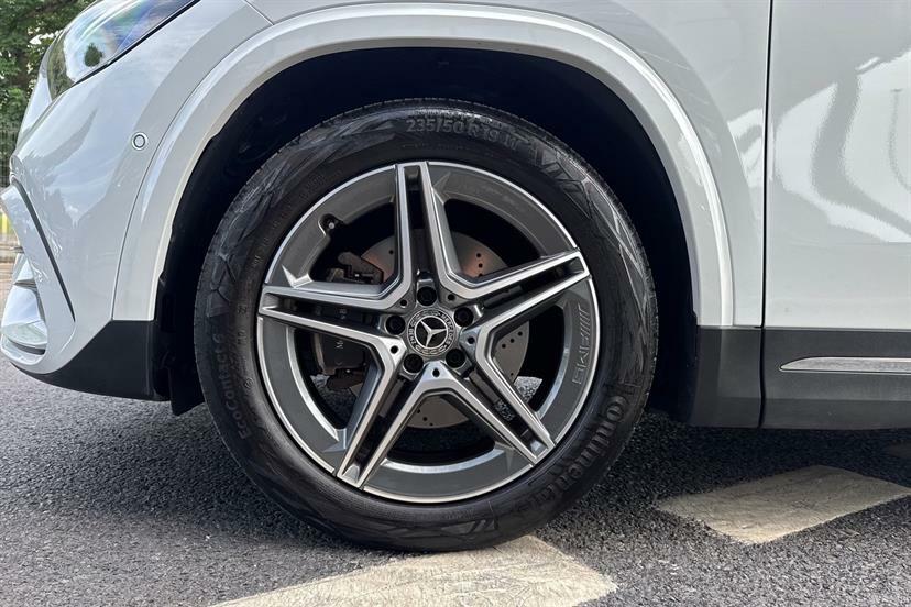 Mercedes-Benz GLA Class 220D 4Matic Amg Line Premium White #4