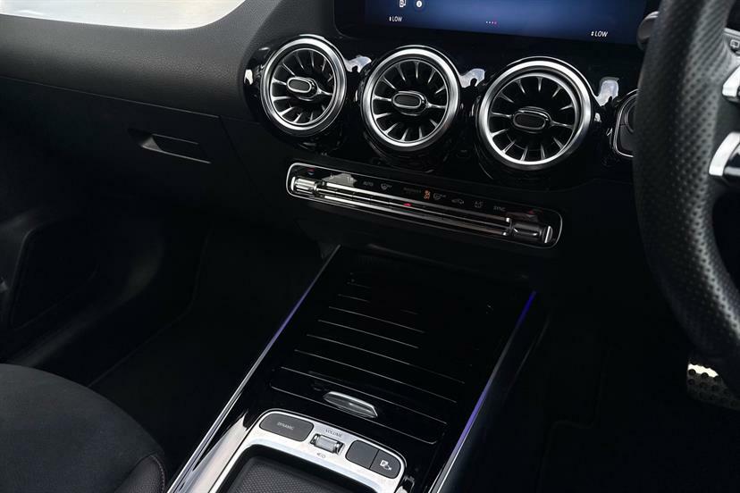 Mercedes-Benz GLA Class 250E Amg Line Premium 2024 Grey #44