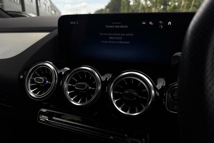 Mercedes-Benz GLA Class 250E Amg Line Premium 2024 Grey #43