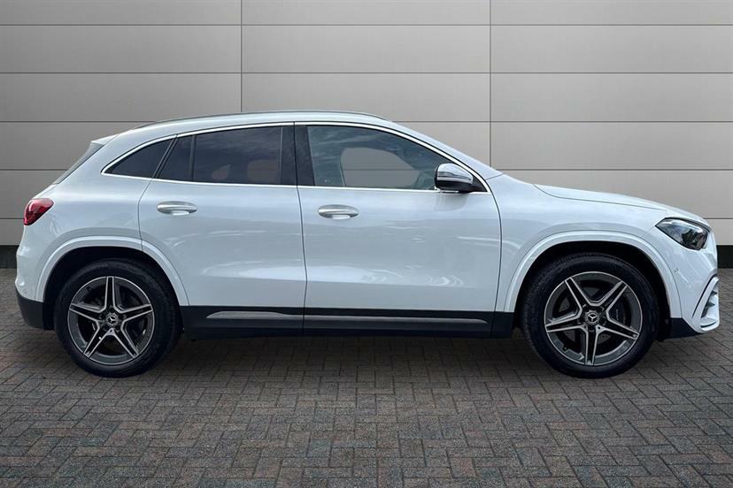 Mercedes-Benz GLA Class 220D 4Matic Amg Line Premium White #3