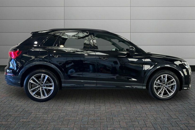 Audi Q3 2.0 Tdi 40 Black Edition Suv S Tronic Q FA23LVE Black #4