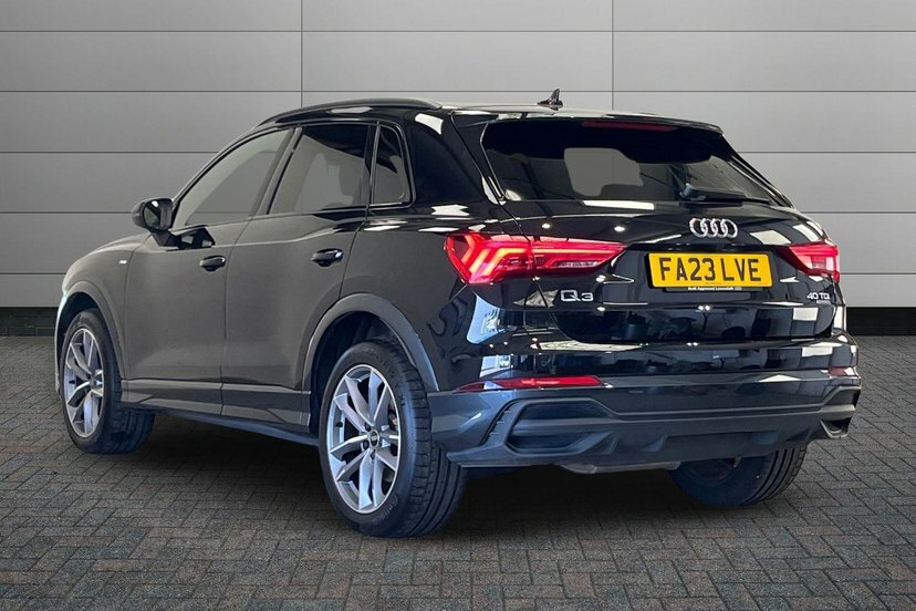 Audi Q3 2.0 Tdi 40 Black Edition Suv S Tronic Q FA23LVE Black #3