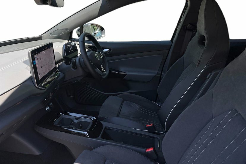 Volkswagen ID.4 Pro 77Kwh Black Edition Suv 286 AK26COA Black #2