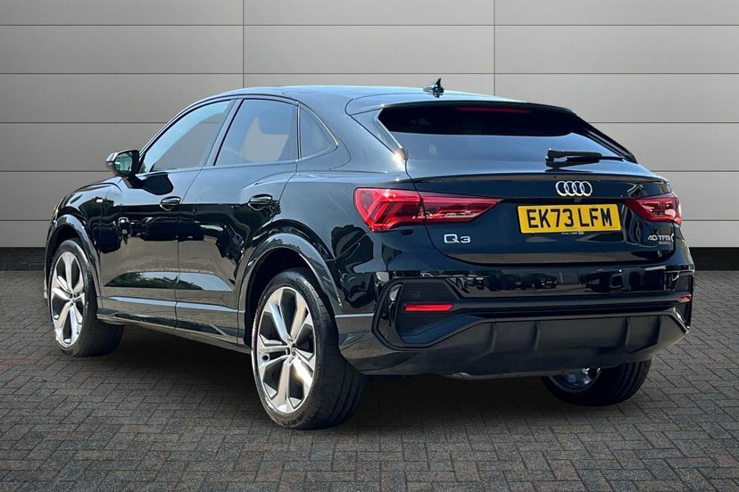Audi Q3 2.0 Tfsi 40 Black Edition Sportback S T Black #3