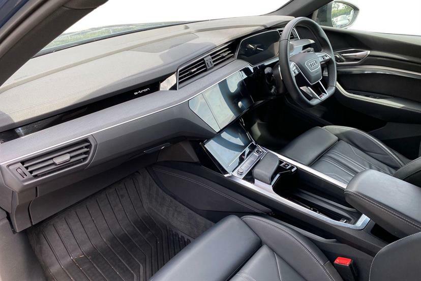 Audi Q8 e tron 250Kw 50 Quattro 95Kwh Black Edition Blue #2