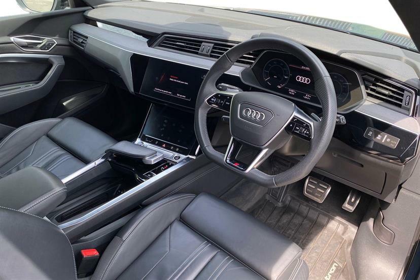 Audi Q8 e tron 250Kw 50 Quattro 95Kwh Black Edition Blue #6