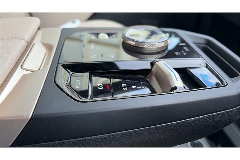 BMW iX IX Xdrive40 M Sport Edition Black #16