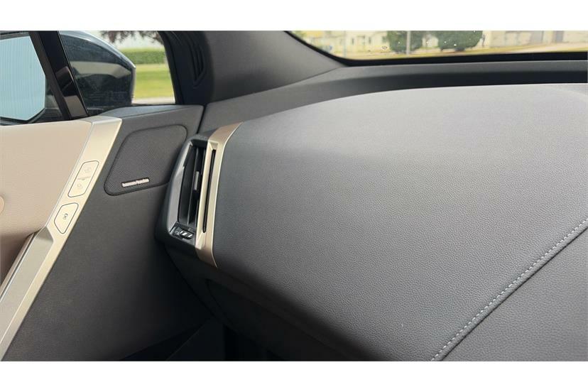 BMW iX IX Xdrive40 M Sport Edition Black #23