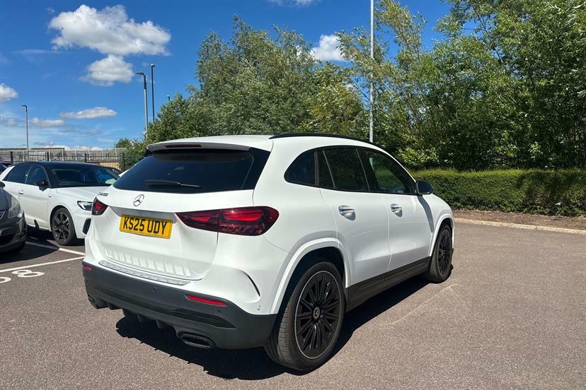 Mercedes-Benz GLA Class 180 Sport Edition Grey #24