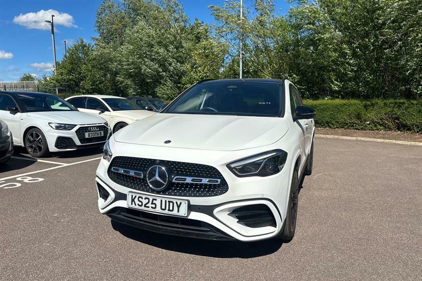 Mercedes-Benz GLA Class 180 Sport Edition Grey #34