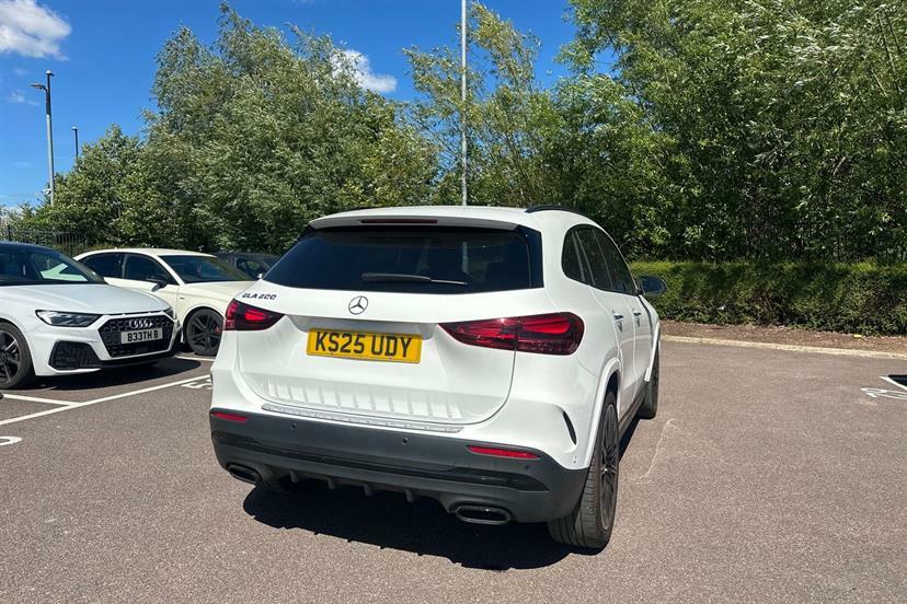 Mercedes-Benz GLA Class 180 Sport Edition Grey #25