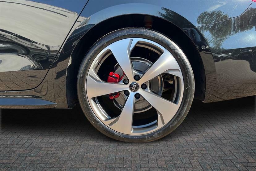 Audi A5 2.0 Tfsi 150 Edition 1 S Tronic Soundvision Black #4