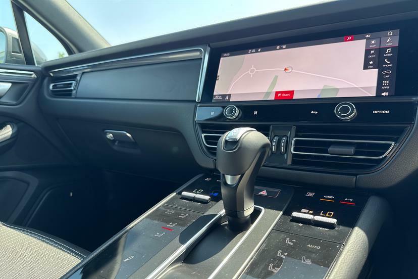 Porsche Macan 100Kwh 4 Suv 4Wd 408 Ps Grey #9