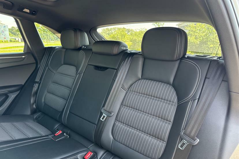 Porsche Macan 100Kwh 4 Suv 4Wd 408 Ps Grey #15