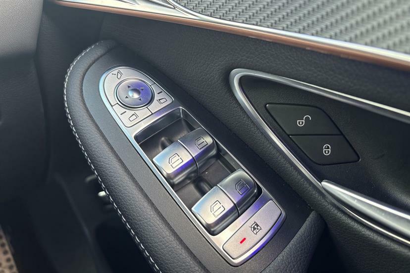 Mercedes-Benz EQC Amg Line Blue #43
