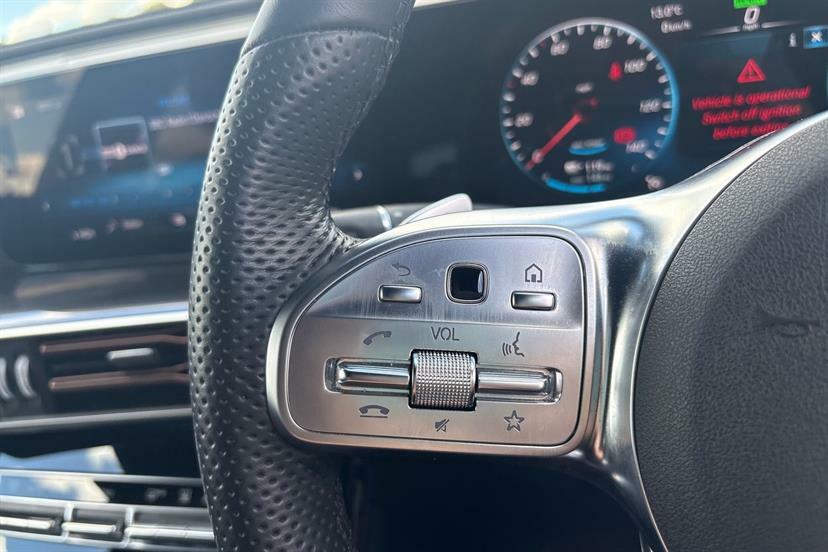 Mercedes-Benz EQC Amg Line Blue #47