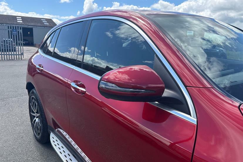 Mercedes-Benz EQC Amg Line Blue #18